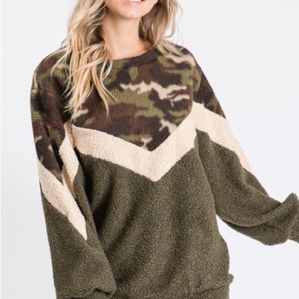 NWT!!!  Olive Green and Cream Chevron & Camouflage Pullover in Fleece